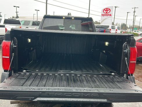 Certified 2024 Toyota Tacoma TRD Off-Road image 7