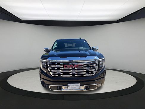 Used 2024 GMC Sierra 1500 Denali w/ Denali Reserve Package AWD/4WD image 2