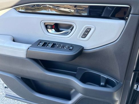 New 2025 Honda Pilot Touring image 25