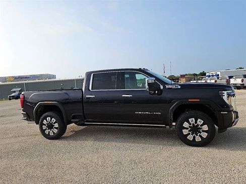 New 2025 GMC Sierra 2500 Denali w/ Denali Reserve Package image 33