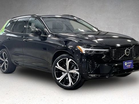 Certified 2023 Volvo XC60 B6 Ultimate w/ Protection Package Premier AWD/4WD image 3