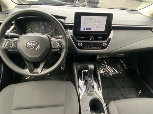 Used 2025 Toyota Corolla LE image 10