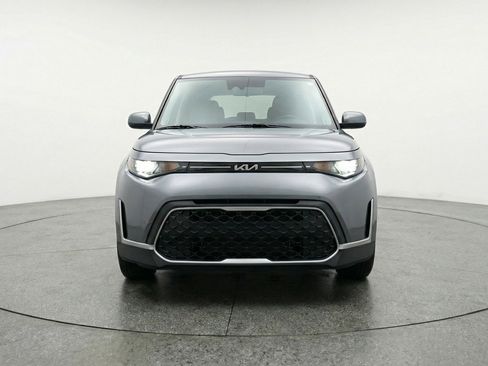 Used 2025 Kia Soul LX w/ LX Technology Package FWD image 2