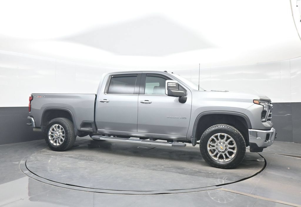 Used 2024 Chevrolet Silverado 2500 LTZ AWD/4WD image 8