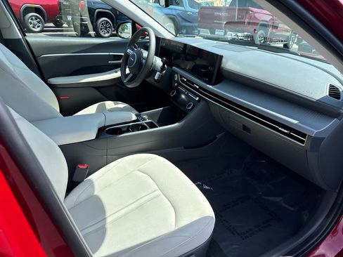 Used 2025 Hyundai Sonata SEL FWD image 16