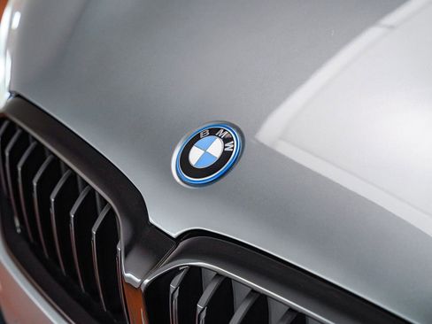 Used 2023 BMW 530e w/ M Sport Package RWD image 9