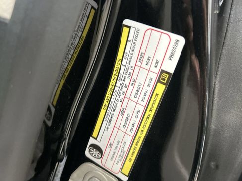 Used 2023 Chrysler Pacifica Touring-L FWD image 41