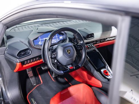 Used 2021 Lamborghini Huracan EVO RWD image 35