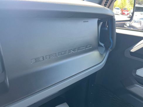 Used 2023 Ford Bronco Black Diamond AWD/4WD image 18