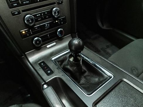 Used 2013 Ford Mustang GT RWD image 25