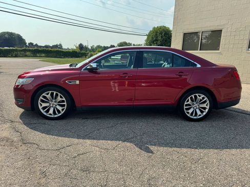 Used 2014 Ford Taurus Limited w/ Equipment Group 301A AWD/4WD image 5