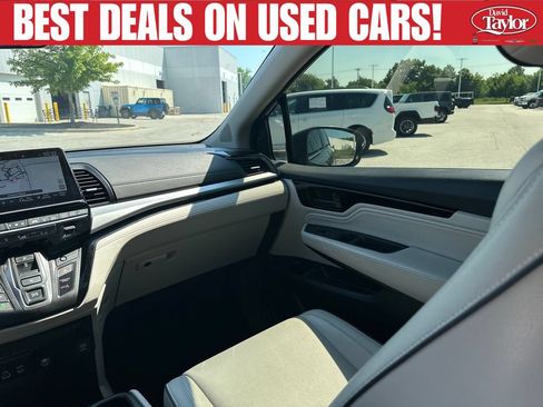Used 2025 Honda Odyssey Touring image 25