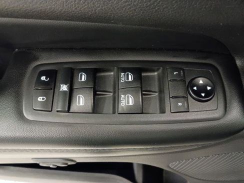 Used 2019 Jeep Grand Cherokee Limited AWD/4WD image 19
