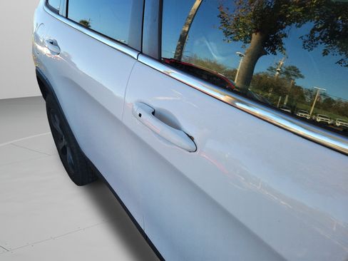 Used 2019 Jeep Cherokee Limited w/ Luxury Group image 14