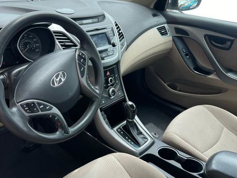 Used 2014 Hyundai Elantra SE w/ Option Group 02 FWD image 8