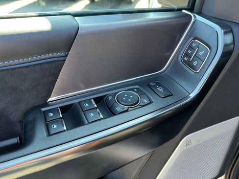 New 2026 Ford F250 Platinum image 19