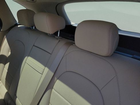 Certified 2022 Mercedes-Benz GLC 300 w/ Premium Package Lite image 8