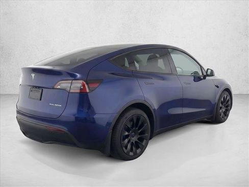 Used 2024 Tesla Model Y Long Range AWD/4WD image 7