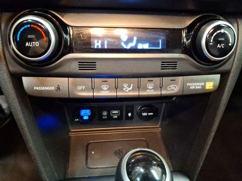 Used 2020 Hyundai Kona Limited image 26