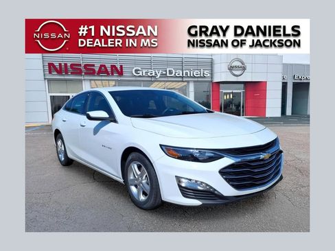 Used 2024 Chevrolet Malibu LT FWD image 1