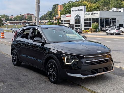 Used 2024 Kia Niro EX image 4