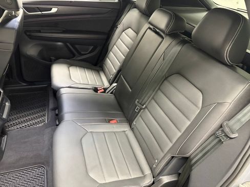Used 2024 Volkswagen Atlas Cross Sport SEL R-Line AWD/4WD image 38