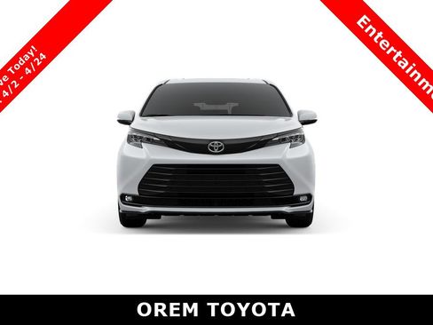 New 2026 Toyota Sienna XLE Woodland Edition image 17