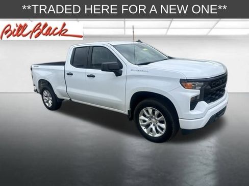 Used 2023 Chevrolet Silverado 1500 Custom image 5