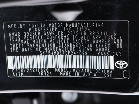 Used 2025 Toyota Corolla LE image 37