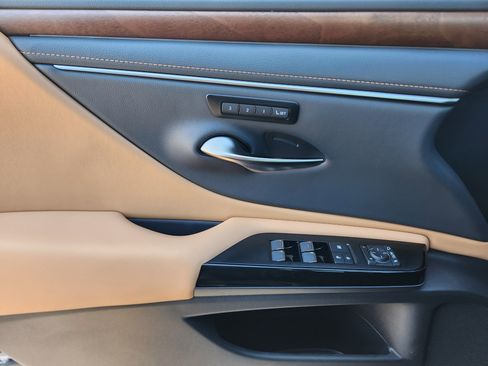 New 2025 Lexus ES 350 w/ Premium Package image 17