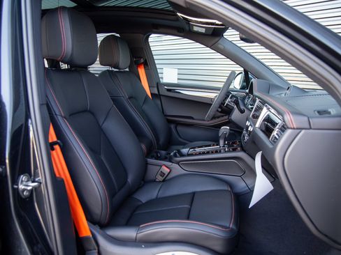 New 2026 Porsche Macan Turbo AWD/4WD image 26