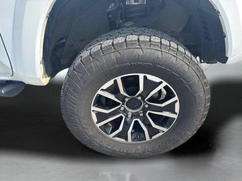 Used 2020 Toyota Tacoma TRD Sport AWD/4WD image 41