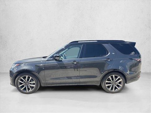 Used 2024 Land Rover Discovery Dynamic SE AWD/4WD image 2