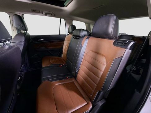 Used 2023 Volkswagen Atlas SEL Premium image 24