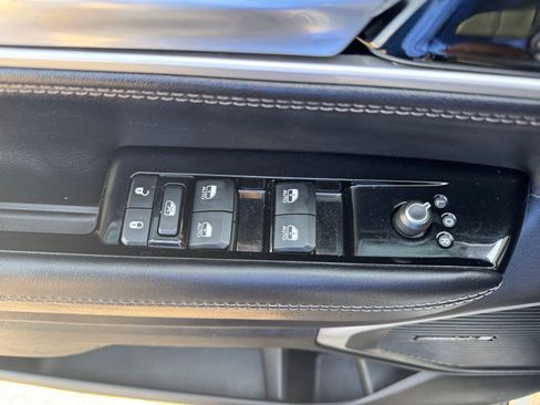 Used 2022 Jeep Wagoneer Series I AWD/4WD image 12