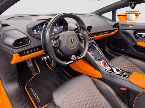 Used 2023 Lamborghini Huracan EVO AWD/4WD image 9