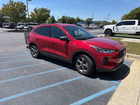 Used 2025 Ford Escape ST-Line w/ Tech Pack #1 FWD image 10
