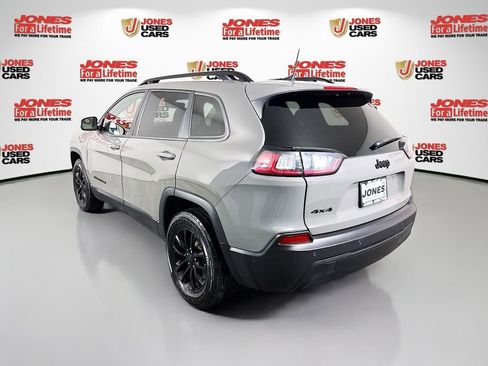 Used 2023 Jeep Cherokee Altitude Lux image 2