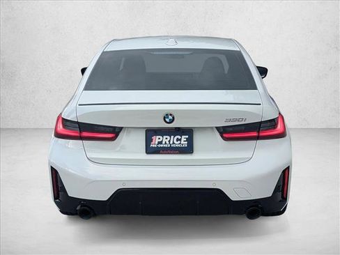 Certified 2025 BMW 330i Sedan w/ M Sport Package RWD image 7