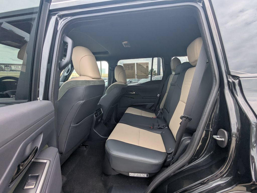 Used 2024 Lexus GX 550 AWD/4WD image 28