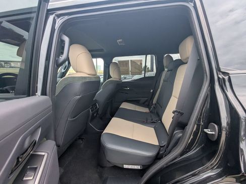 Used 2024 Lexus GX 550 AWD/4WD image 28