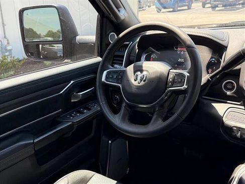 Used 2025 RAM 3500 Laramie AWD/4WD image 10