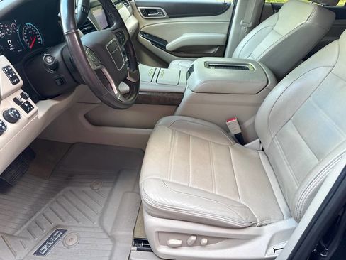 Used 2018 GMC Yukon Denali w/ Denali Ultimate Package AWD/4WD image 12
