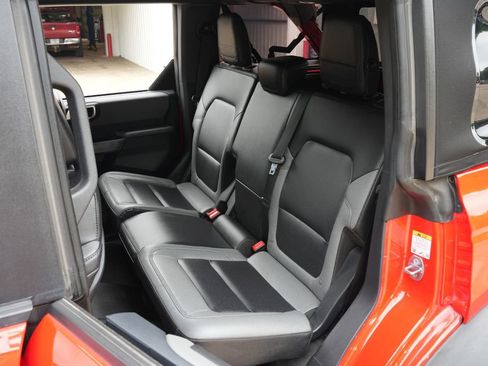 Used 2023 Ford Bronco Black Diamond w/ Sasquatch Package AWD/4WD image 17