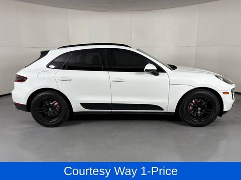 Used 2018 Porsche Macan AWD/4WD image 11