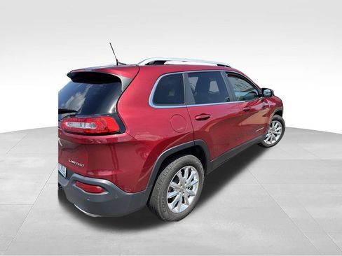 Used 2016 Jeep Cherokee Limited w/ Luxury Group AWD/4WD image 4
