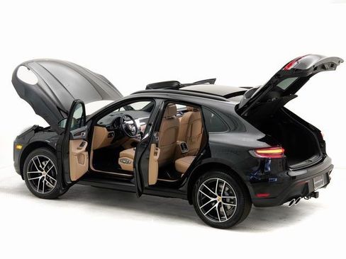 Used 2026 Porsche Macan AWD/4WD image 30