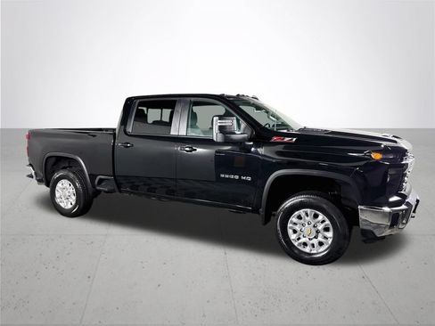 Used 2025 Chevrolet Silverado 3500 LT w/ All Star Edition AWD/4WD image 4