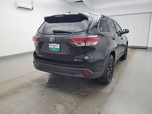 Used 2019 Toyota Highlander SE image 9