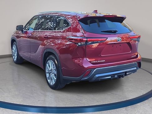 Used 2023 Toyota Highlander Limited image 7